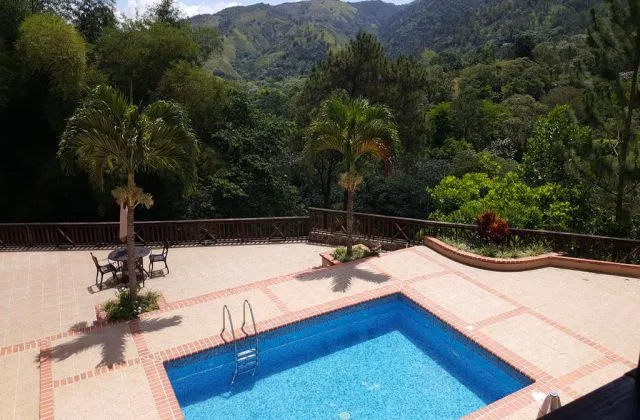 Rancho La Aurora Jarabacoa piscina